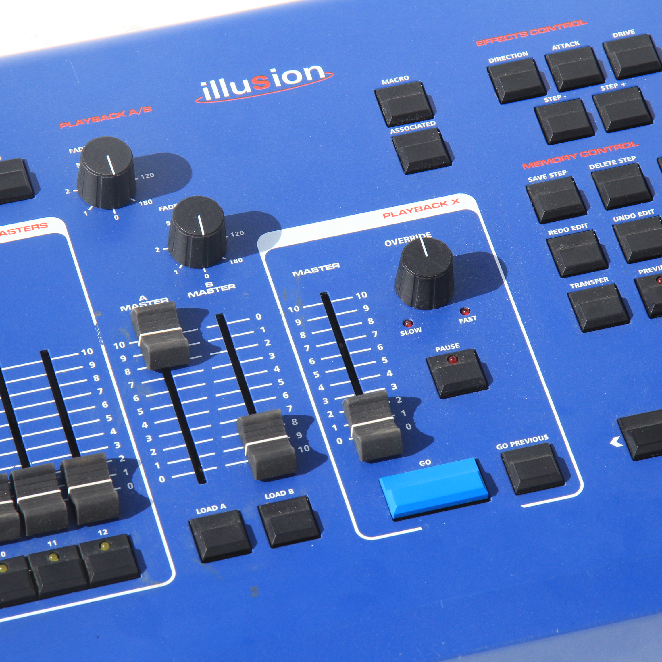 zero 88 illusion 500 lighting desk - theatre cue stack + moving light controller - Image 12