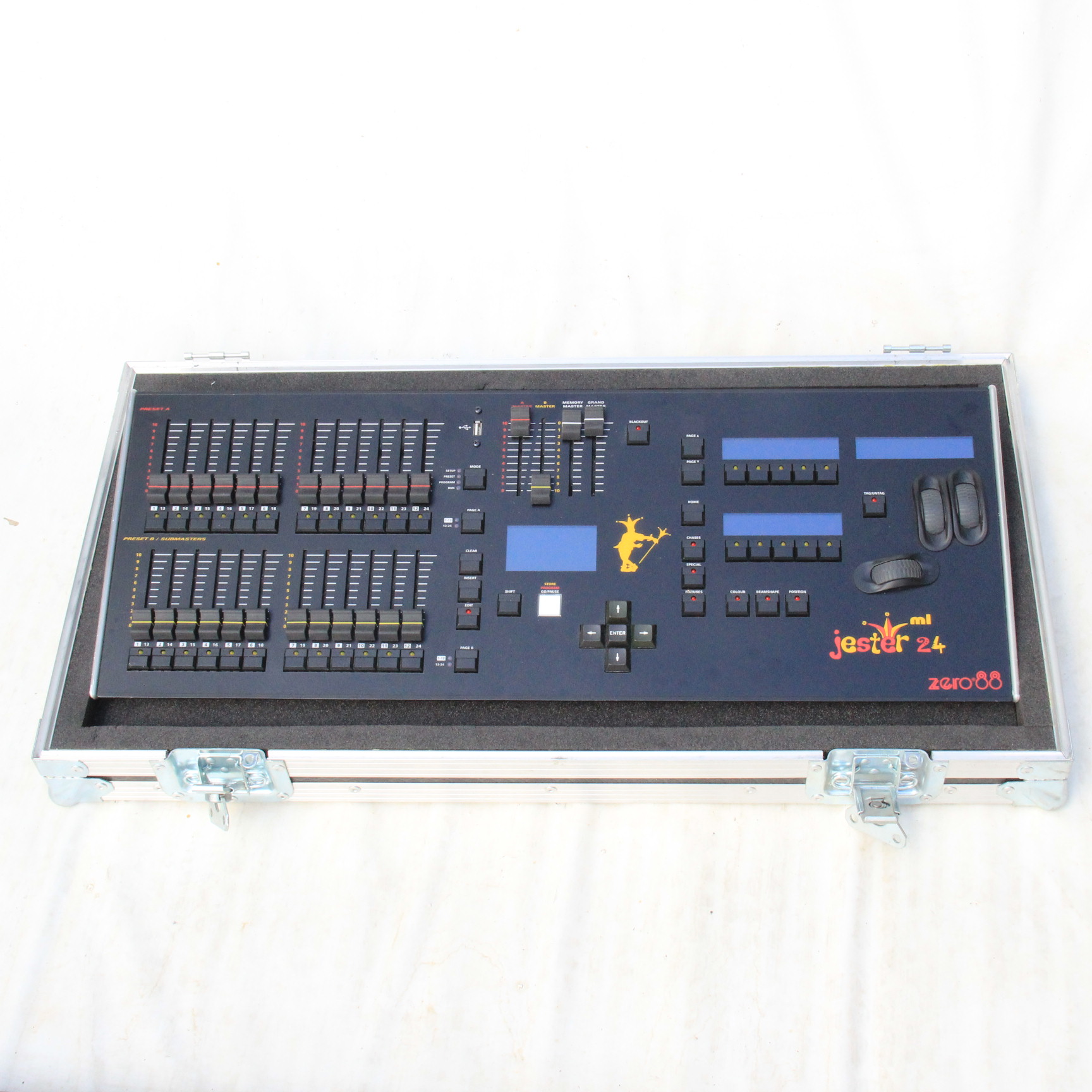 zero 88 jester ML24 lighting desk - moving light control - Image 11